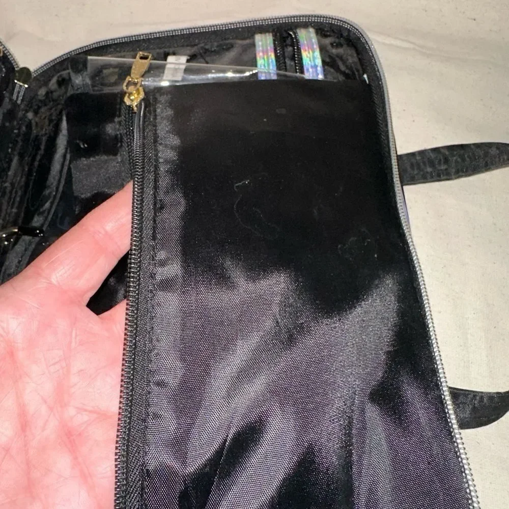 BEBE toiletries/makeup travel zip bag NWOT